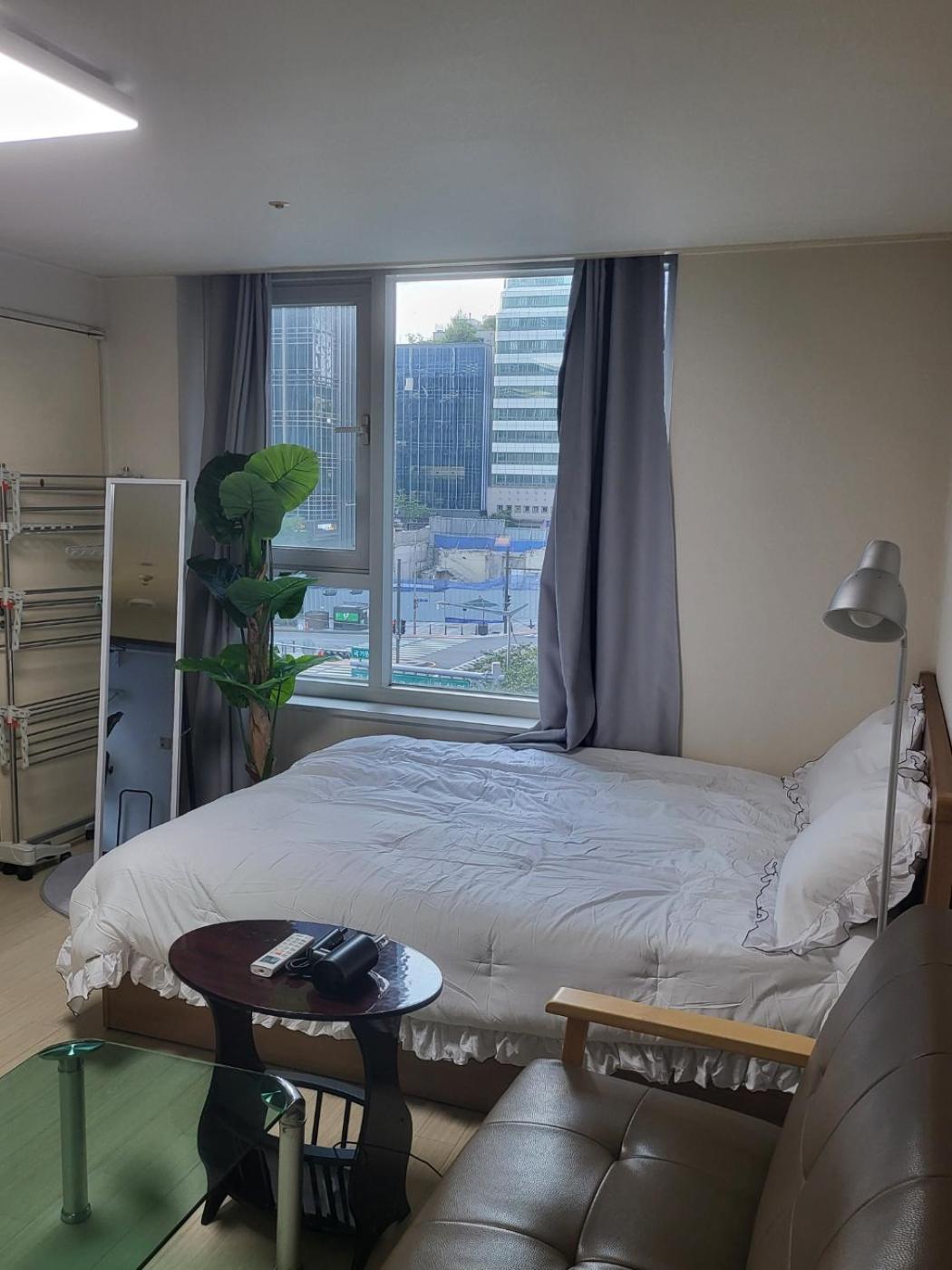 Apartment #perfect In Gangnam, Just 3 Minutes From Gangnam , 8 Minutes From Yeoksam Station *