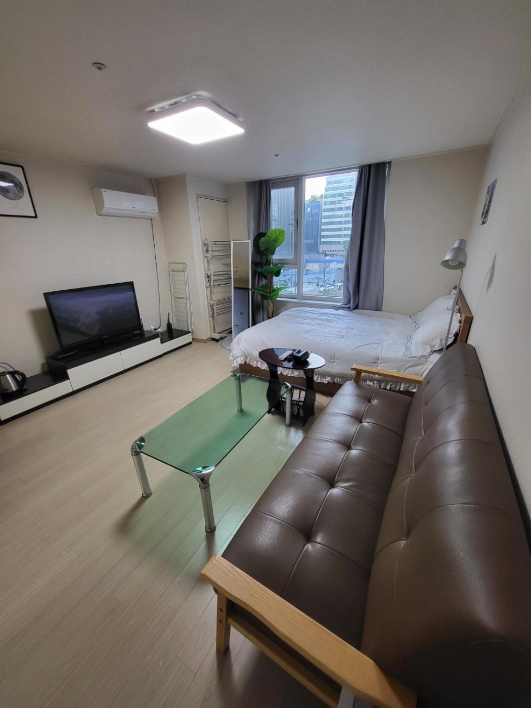 #perfect In Gangnam, Just 3 Minutes From Gangnam , 8 Minutes From Yeoksam Station Apartment Seoul